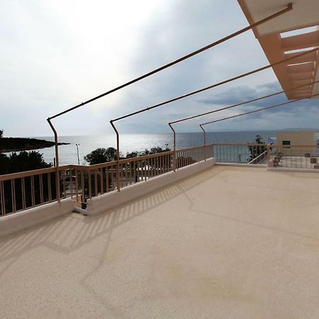 Seaside Renovated Top Floor Apartment Saronida Buitenkant foto