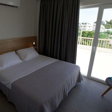 Seaside Renovated Top Floor Apartment Saronida Buitenkant foto