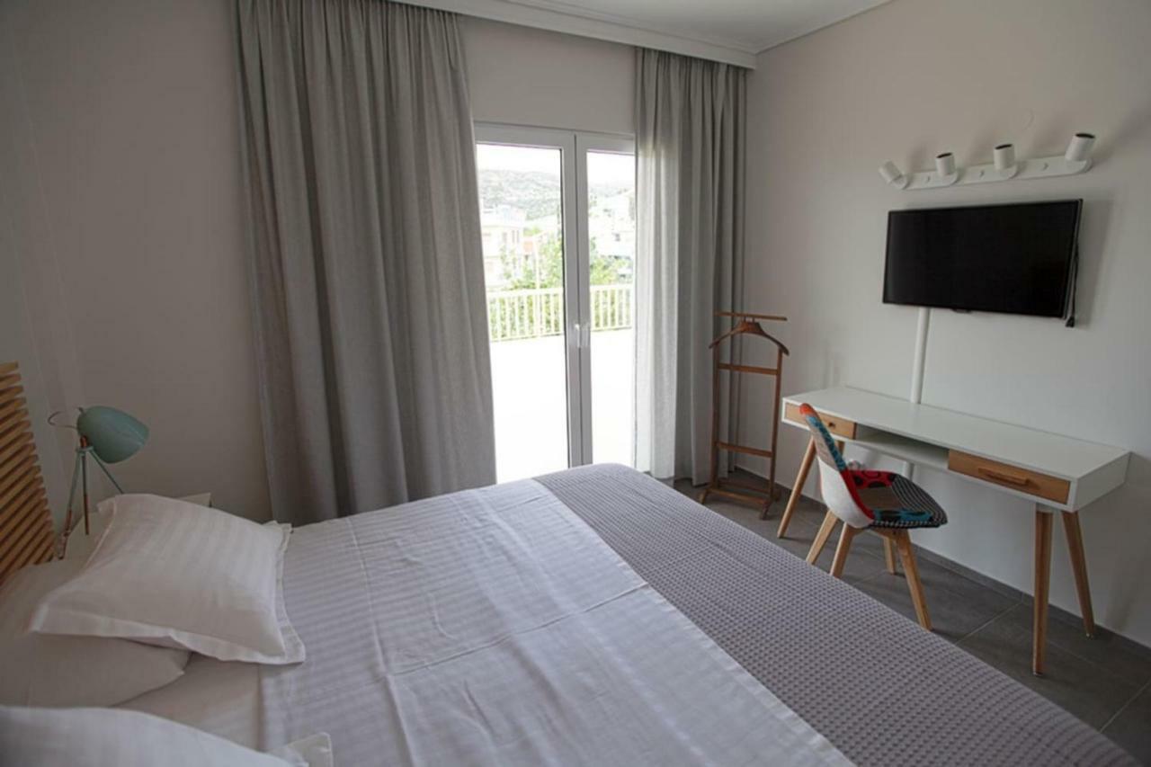 Seaside Renovated Top Floor Apartment Saronida Buitenkant foto