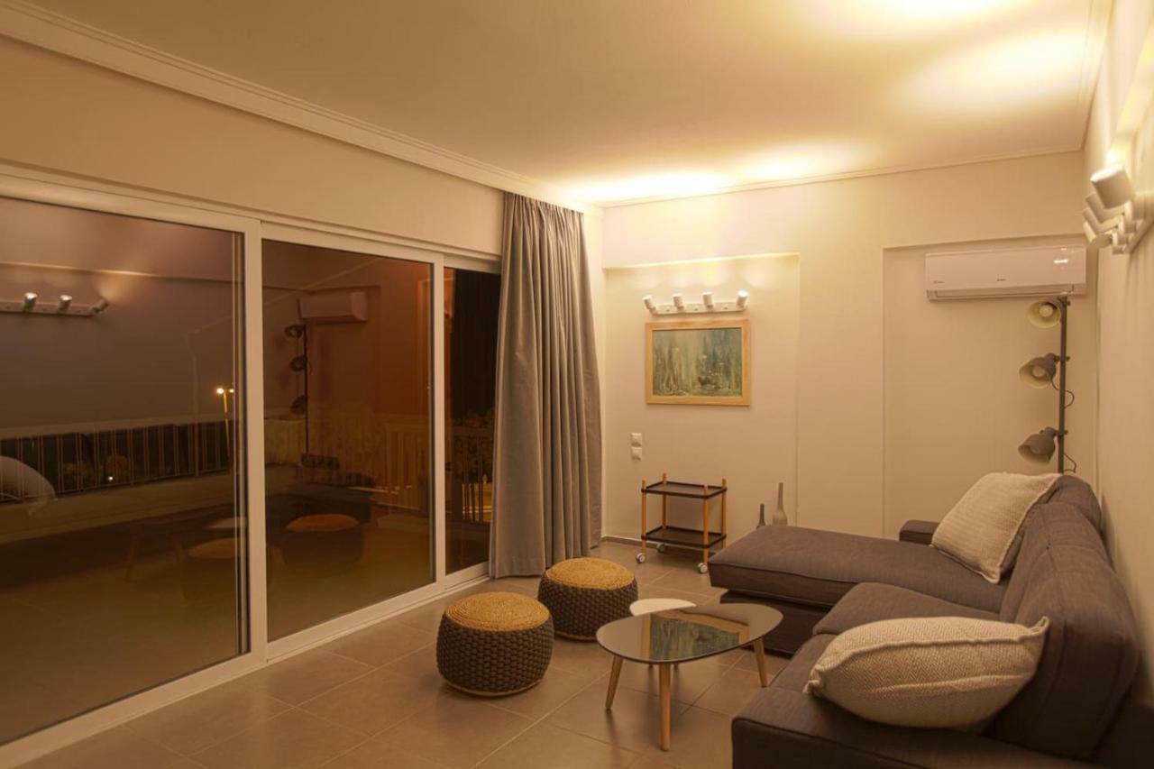 Seaside Renovated Top Floor Apartment Saronida Buitenkant foto
