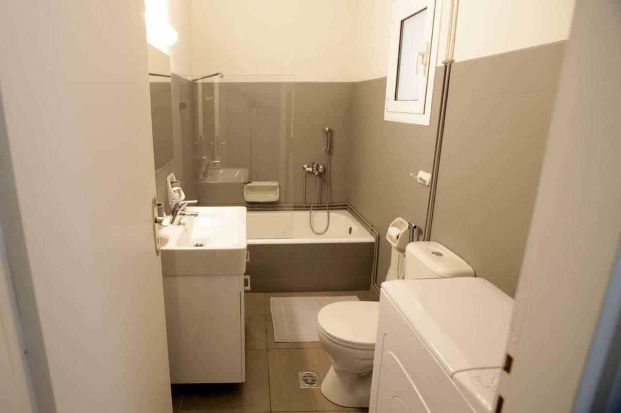 Seaside Renovated Top Floor Apartment Saronida Buitenkant foto