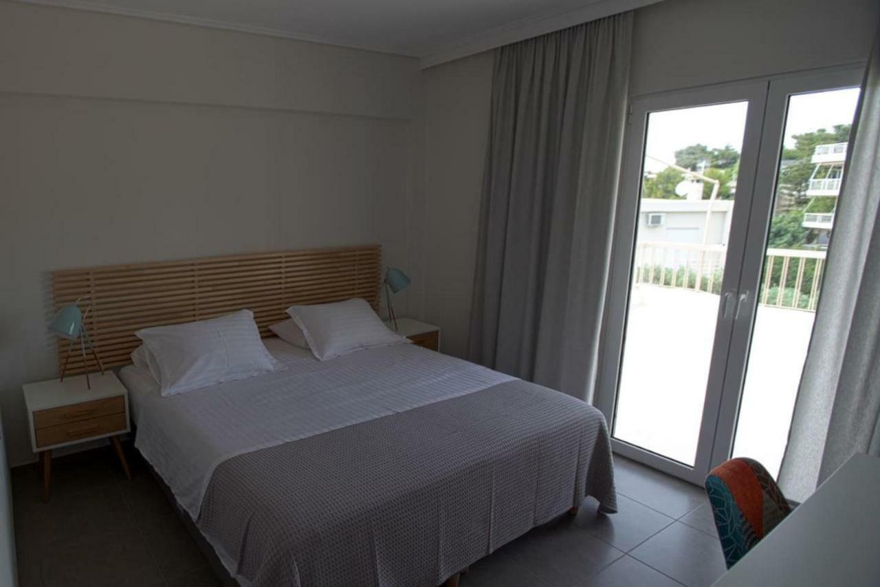 Seaside Renovated Top Floor Apartment Saronida Buitenkant foto